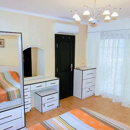 Burgas- Lazur 2 *